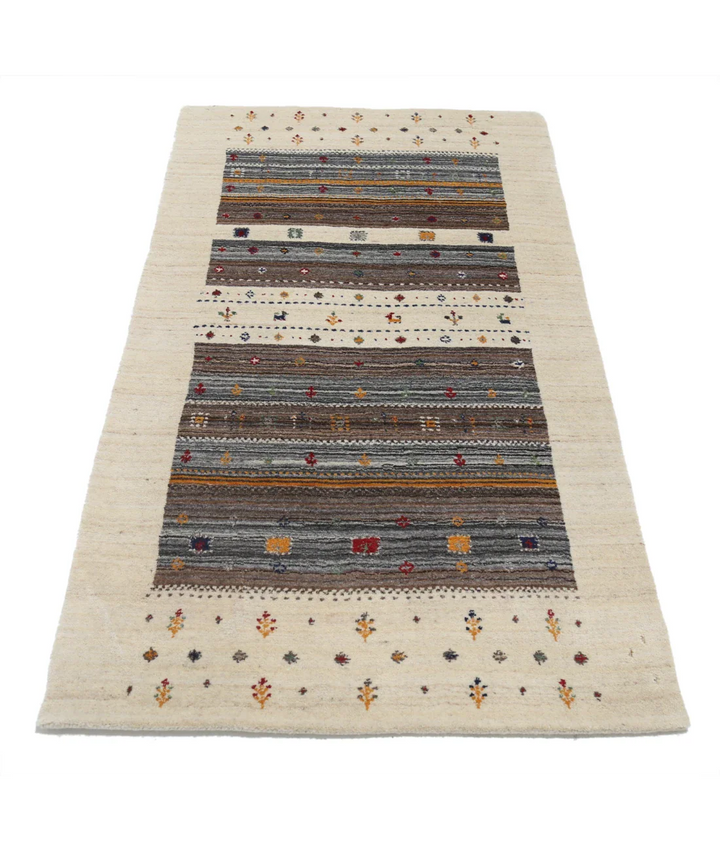 Ivory Indian Oriental Rug 3' 0" x 5' 3" Hand-Knotted pattern