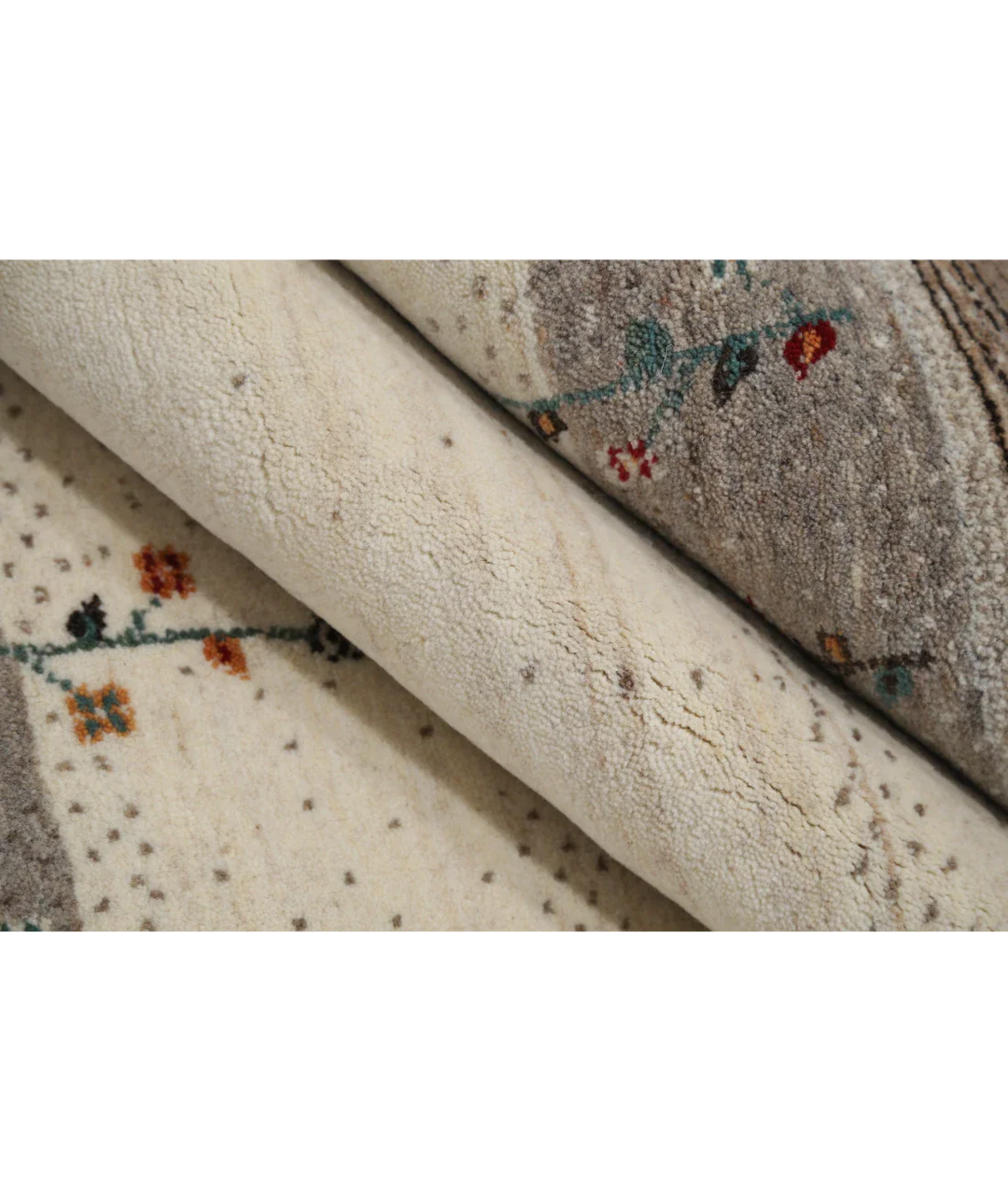 Ivory Indian Lori Rug 4' 8" x 6' 5" Hand-Knotted view