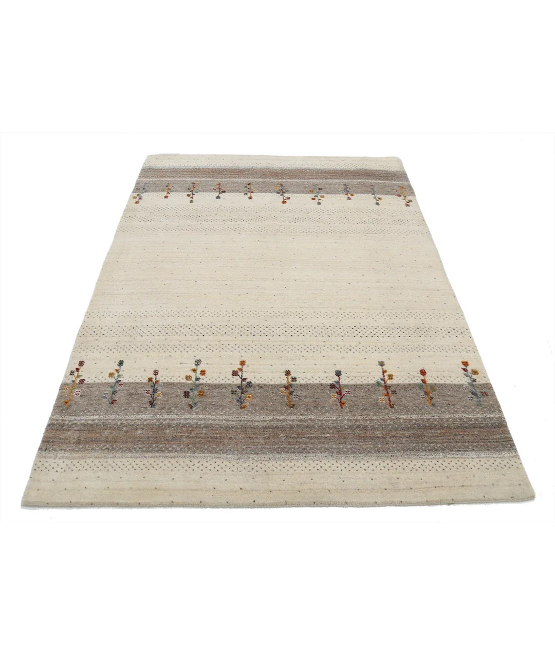Ivory Indian Oriental Rug 4' 8" x 6' 5" Hand-Knotted pattern