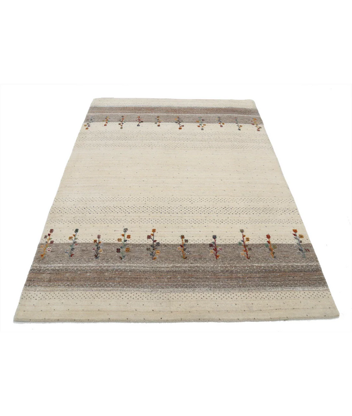 Ivory Indian Oriental Rug 4' 8" x 6' 5" Hand-Knotted pattern