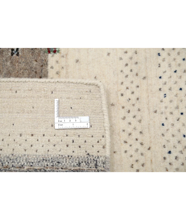 Ivory Indian Oriental Rug 4' 8" x 6' 5" Hand-Knotted detail