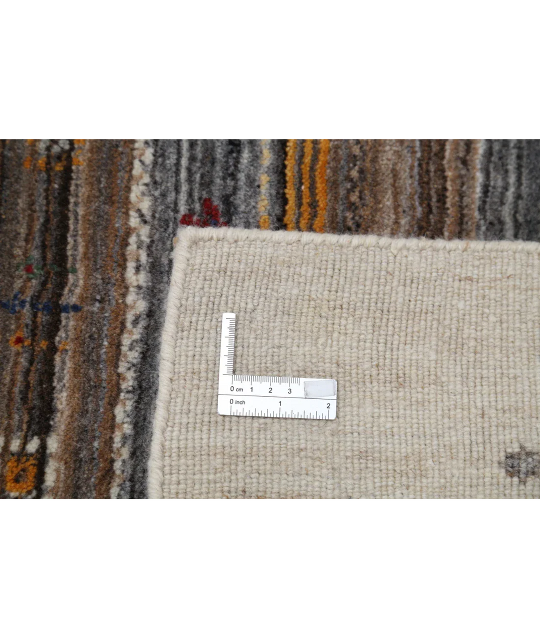 Ivory Indian Lori Rug 4' 0" x 5' 10" Hand-Knotted detail