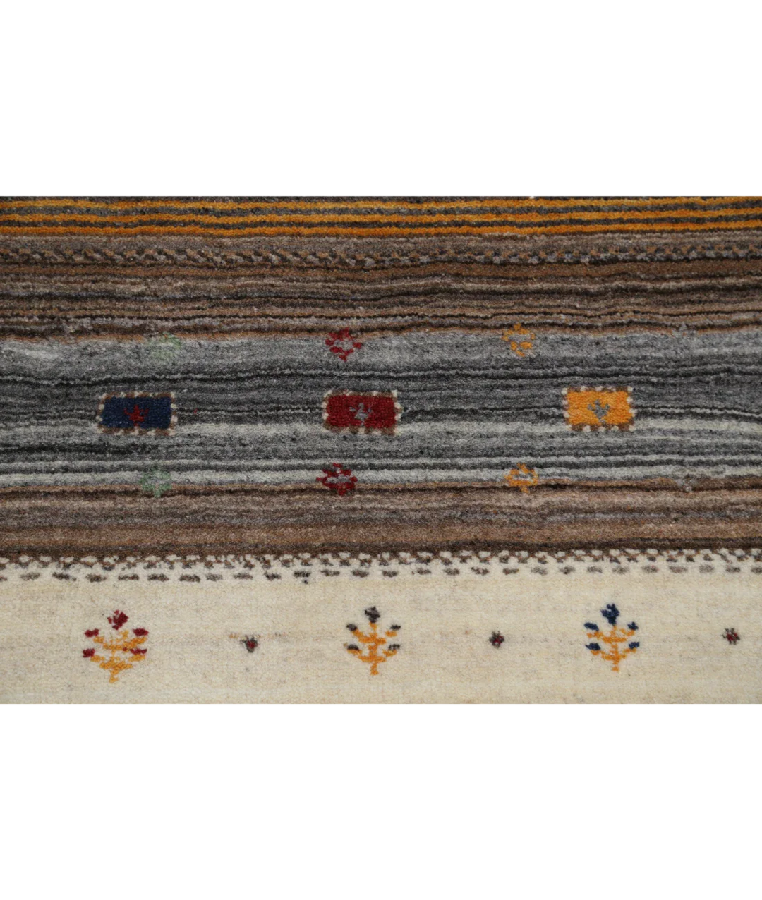 Ivory Indian Lori Rug 4' 0" x 5' 10" Hand-Knotted close-up