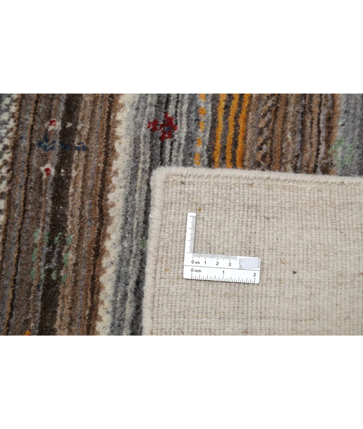 Ivory Indian Lori Rug 4' 0" x 5' 10" Hand-Knotted detail