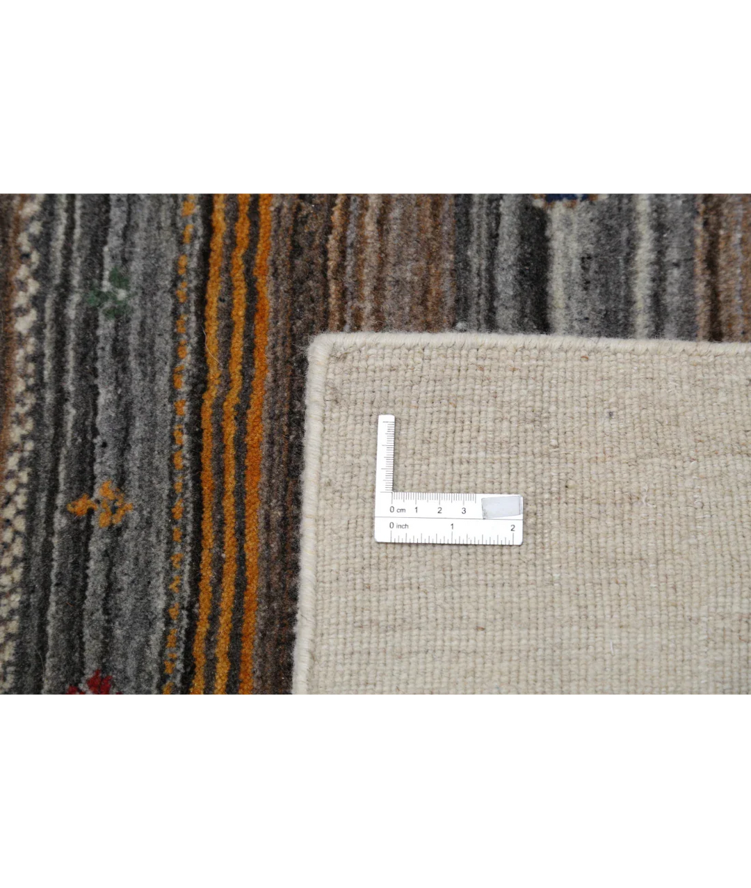 Ivory Indian Lori Rug 4' 0" x 5' 10" Hand-Knotted detail