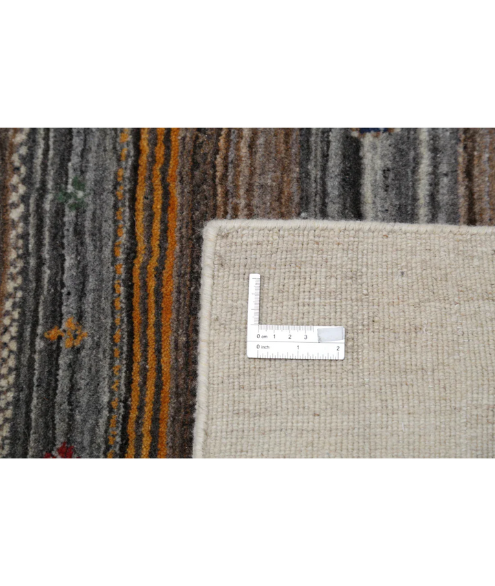 Ivory Indian Lori Rug 4' 0" x 5' 10" Hand-Knotted detail