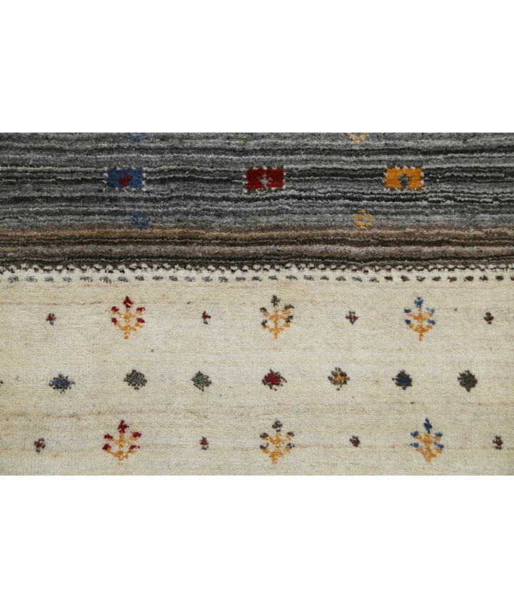 Ivory Indian Lori Rug 3' 11" x 5' 9" Hand-Knotted close-up