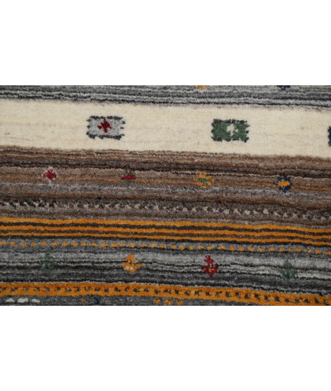 Ivory Indian Lori Rug 4' 0" x 5' 10" Hand-Knotted close-up