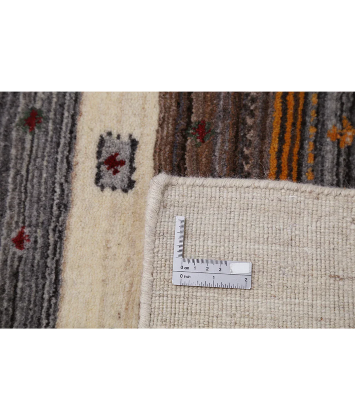 Ivory Indian Oriental Rug 4' 0" x 5' 10" Hand-Knotted detail