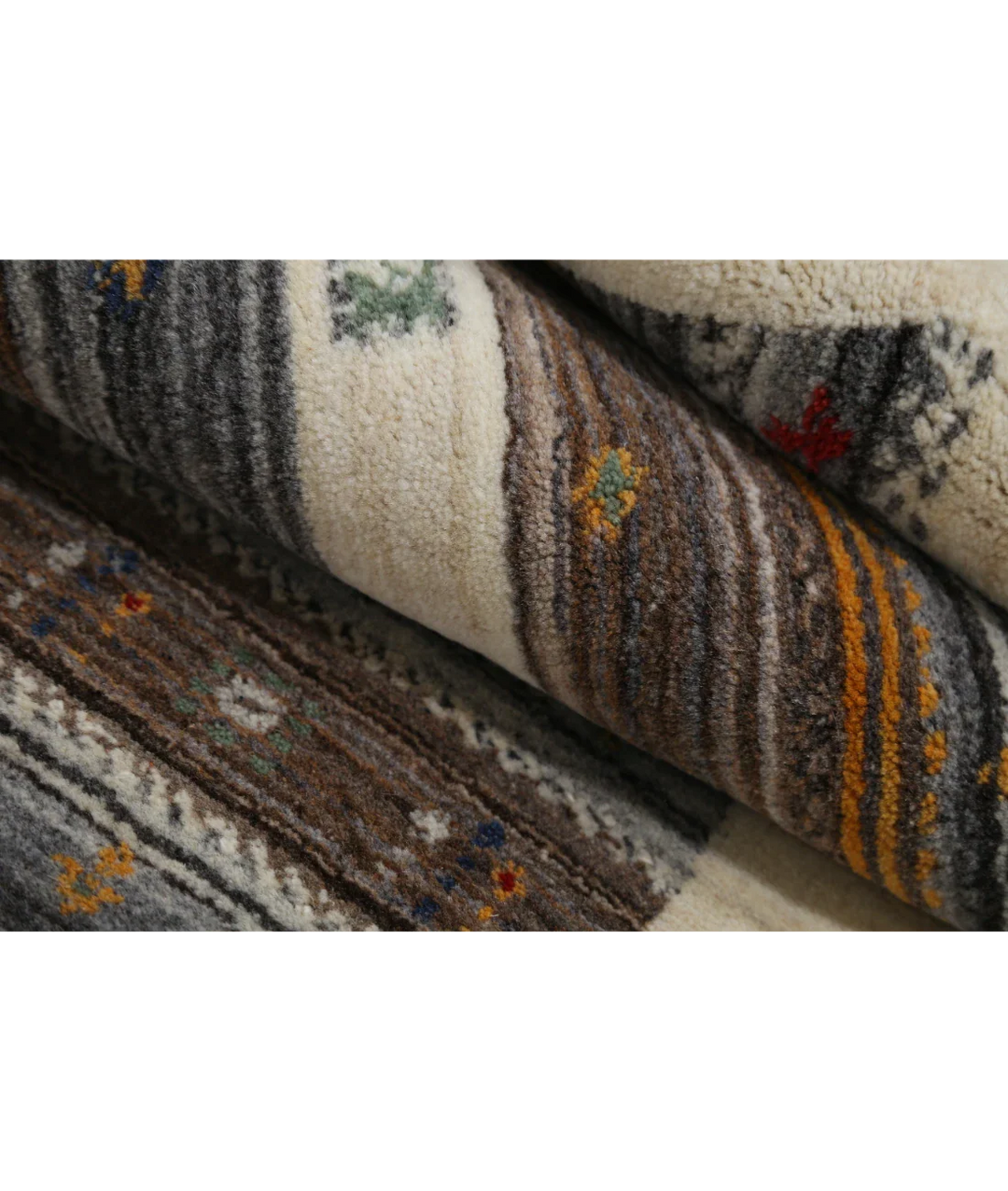 Hand Made Lori Wool Rug 3' 0" x 5' 3" - No. AT21982