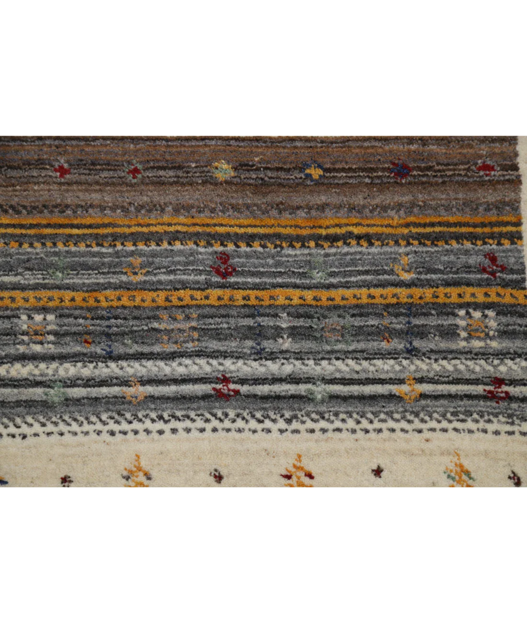 Ivory Indian Lori Rug 3' 0" x 5' 2" Hand-Knotted close-up
