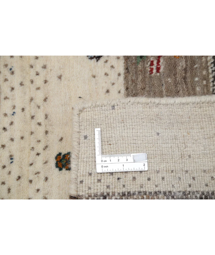 Ivory Indian Oriental Rug 2' 9" x 3' 11" Hand-Knotted detail