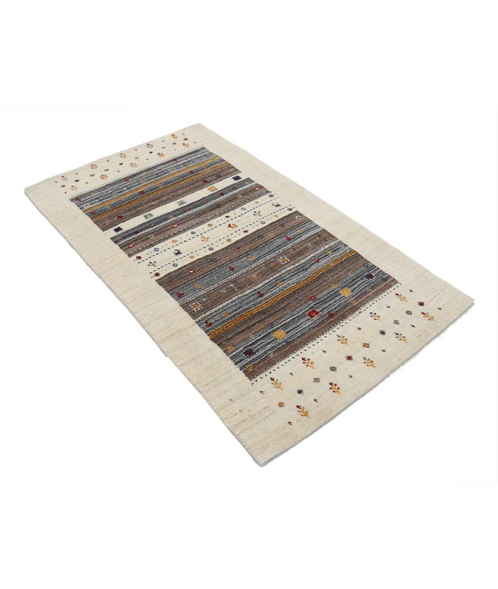 Ivory Indian Oriental Rug 3' 0" x 5' 3" Hand-Knotted border