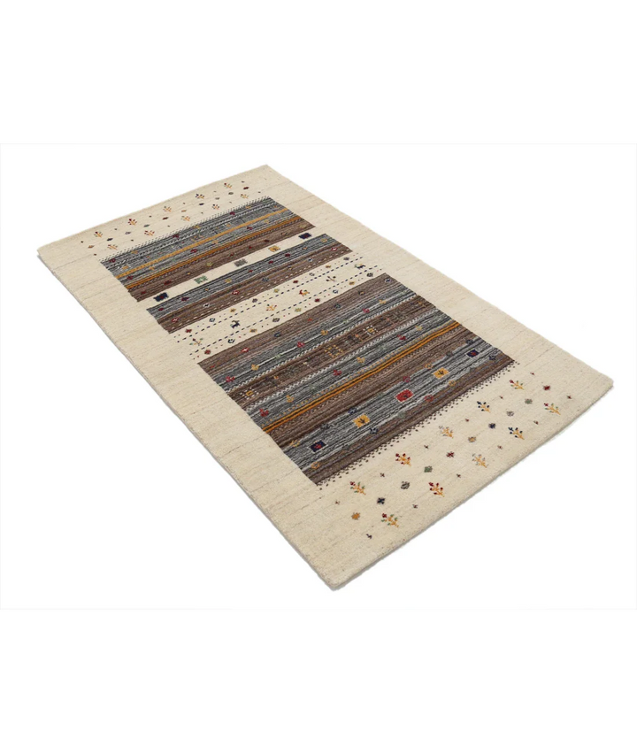 Ivory Indian Oriental Rug 3' 0" x 5' 2" Hand-Knotted border