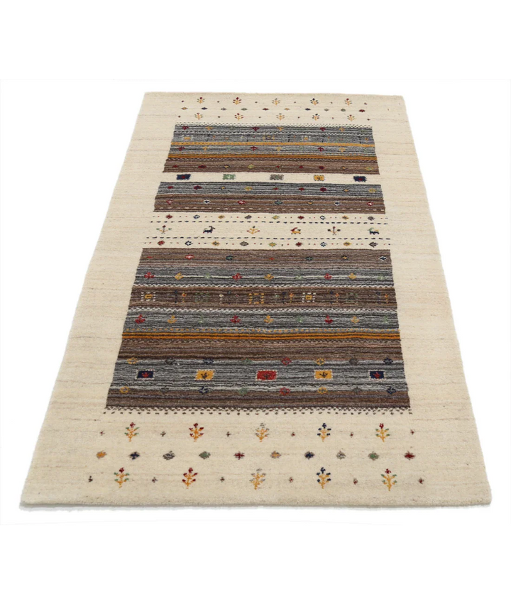 Ivory Indian Oriental Rug 3' 0" x 5' 2" Hand-Knotted pattern