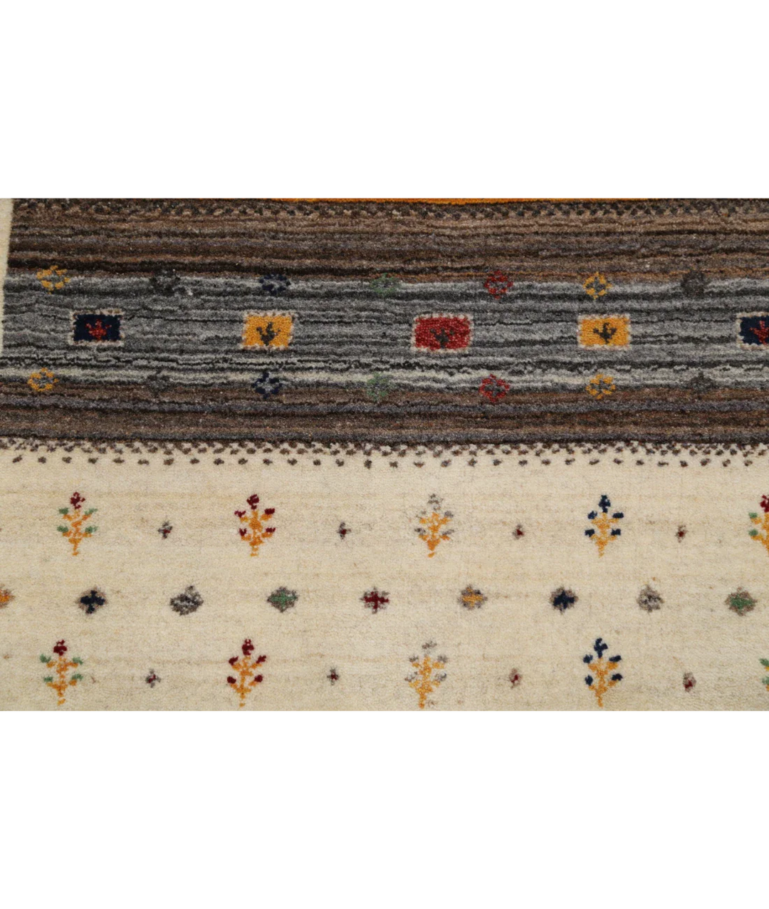 Ivory Indian Oriental Rug 3' 0" x 5' 2" Hand-Knotted close-up