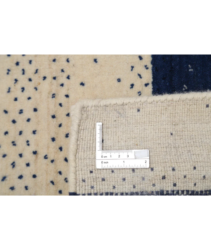 Ivory Indian Lori Rug 2' 8" x 3' 11" Hand-Knotted detail
