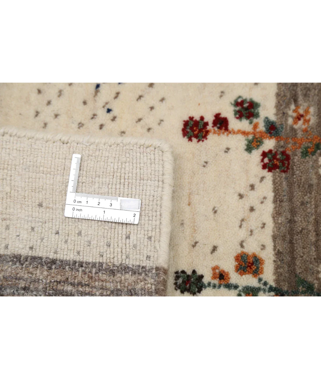 Ivory Indian Oriental Rug 2' 11" x 3' 11" Hand-Knotted detail