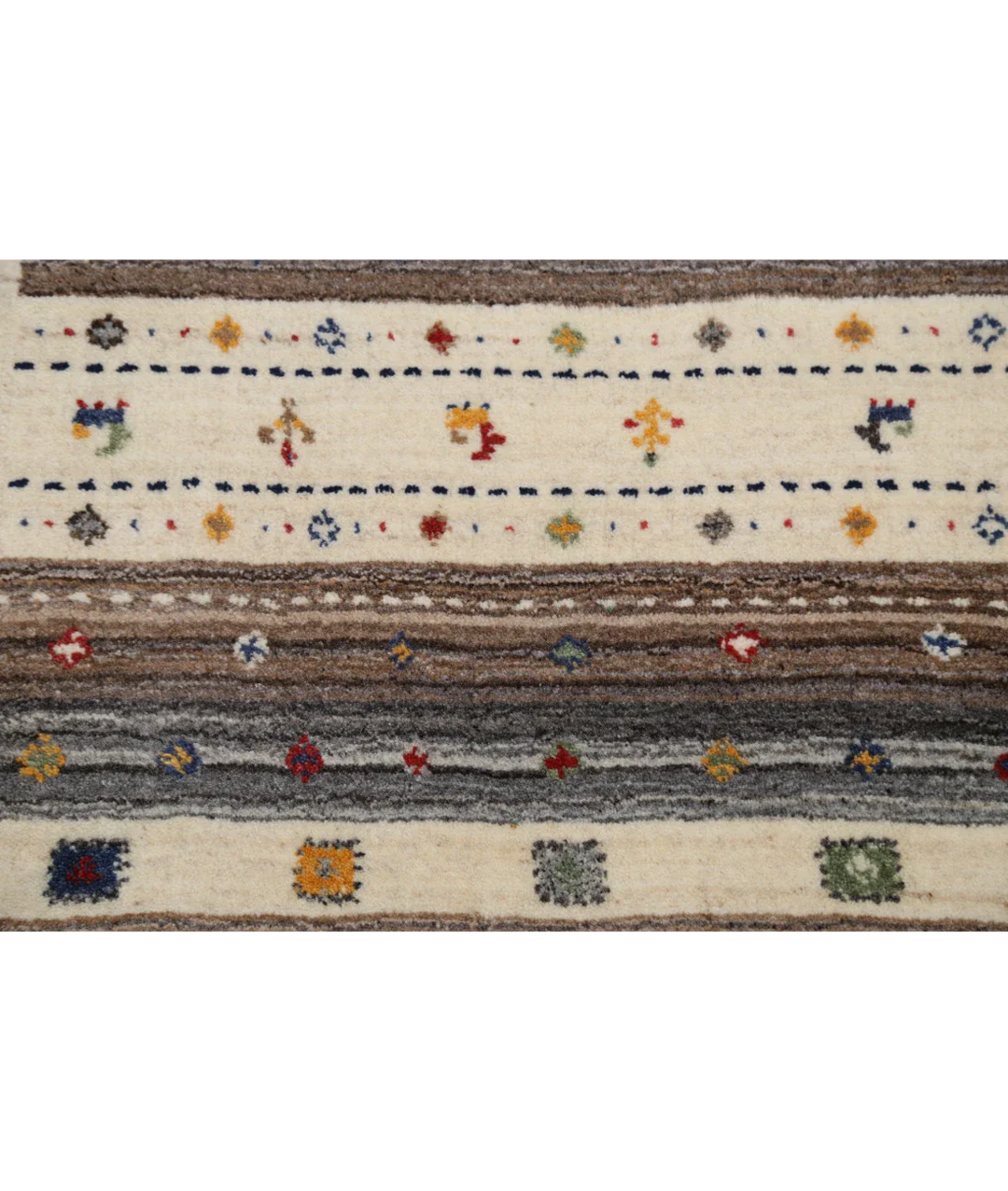 Ivory Indian Lori Rug 2' 11" x 5' 2" Hand-Knotted close-up