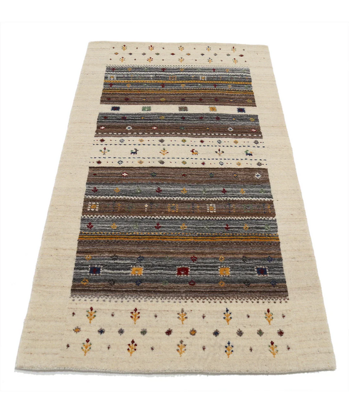 Ivory Indian Oriental Rug 3' 0" x 5' 2" Hand-Knotted pattern