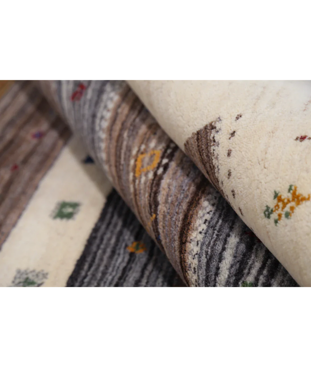 Hand Made Lori Wool Rug 5' 7" x 7' 10" - No. AT69042