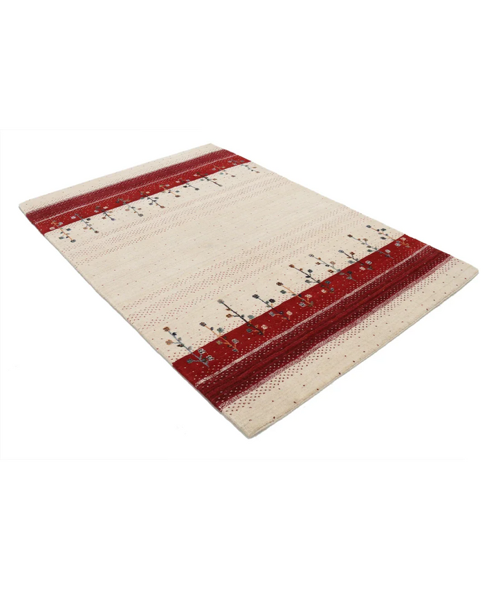 Ivory Indian Lori Rug 4' 6" x 6' 5" Hand-Knotted border