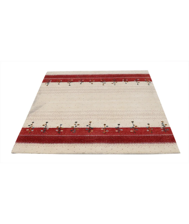 Ivory Indian Oriental Rug 4' 5" x 6' 2" Hand-Knotted close-up