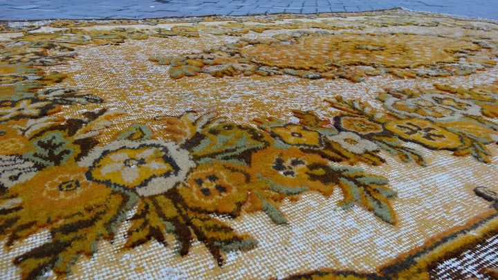 Turkish Oushak Rug 5'6" x 8'2" Hand-Knotted close-up