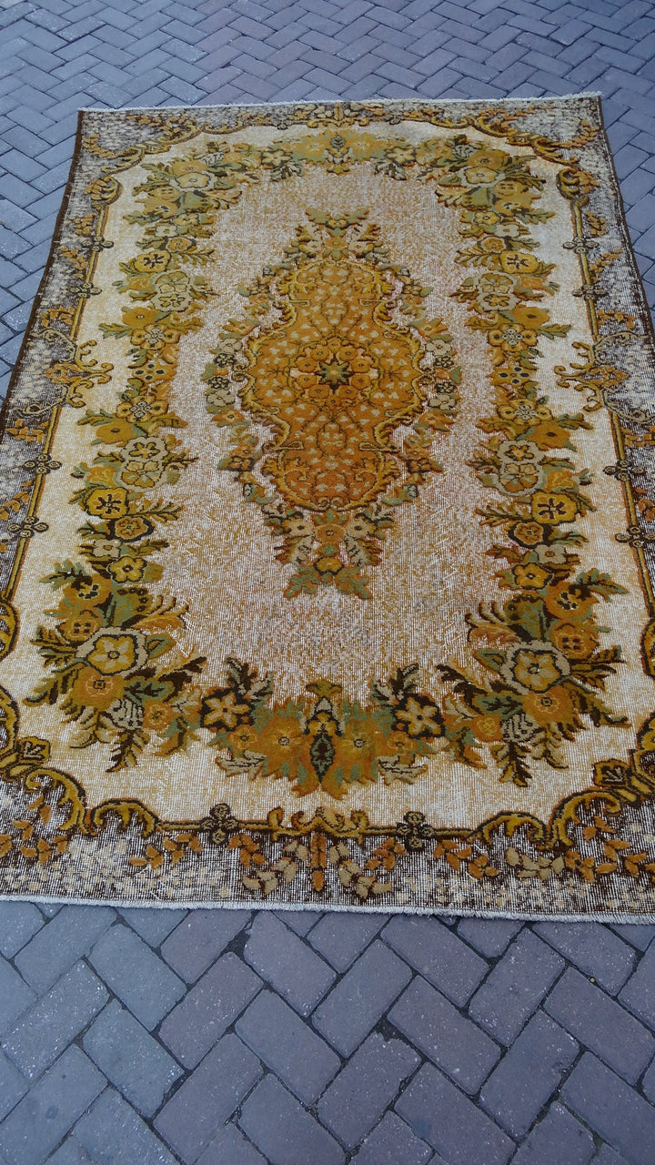 Turkish Oushak Rug 5'6" x 8'2" Hand-Knotted pattern