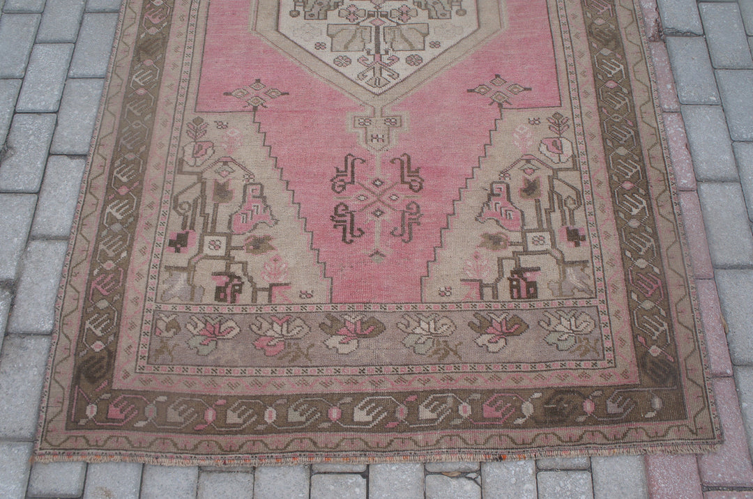 Pink Turkish Runner Rug 4' 4" x 7' 4" Hand-Knotted border