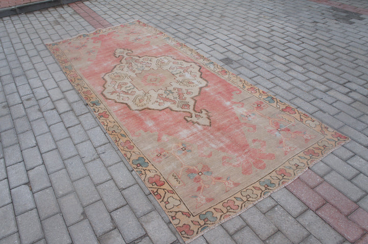Pink Turkish Oushak Rug Hand-Knotted pattern