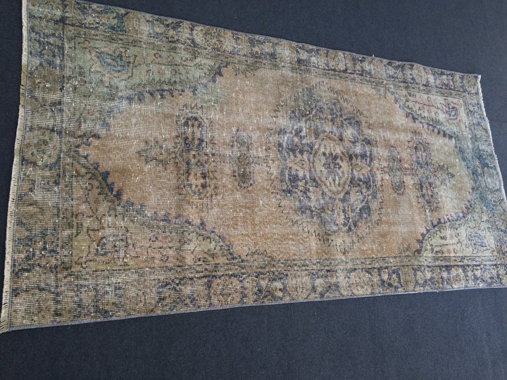 Turkish Ziegler Rug 9'10" x 13'3" Hand-Knotted texture