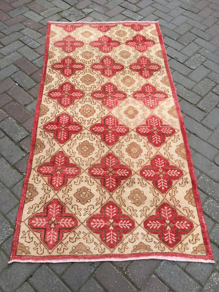 Turkish Oushak Rug 5'6" x 8'2" Hand-Knotted border