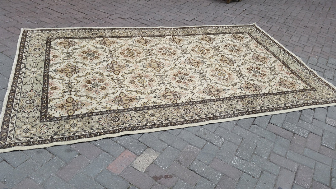 Beige Turkish Runner Rug 5' 7" x 9' 7" Hand-Knotted | No. WR53137