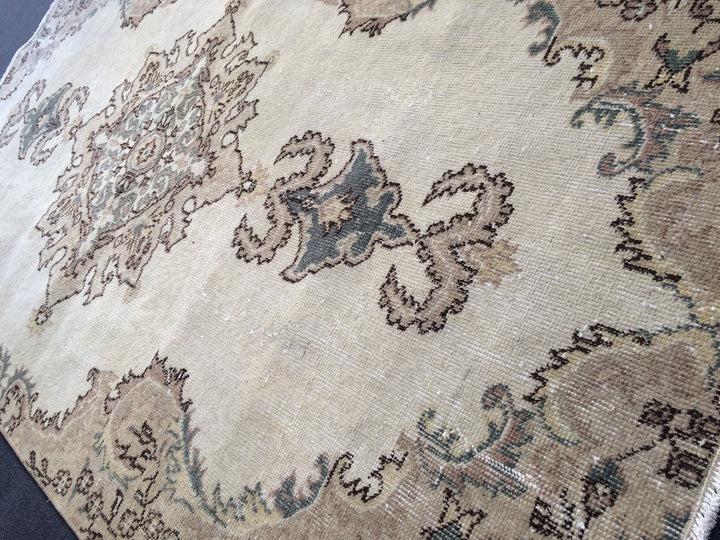 Turkish Oushak Rug 2'7" x 10'1" Hand-Knotted view