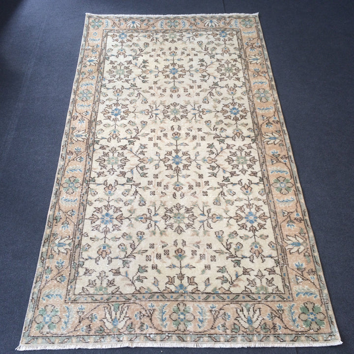 Turkish Oushak Rug Hand-Knotted texture