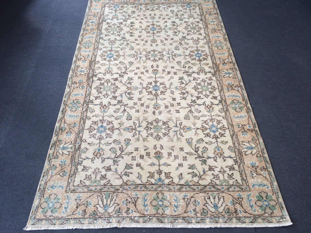 Turkish Oushak Rug Hand-Knotted field
