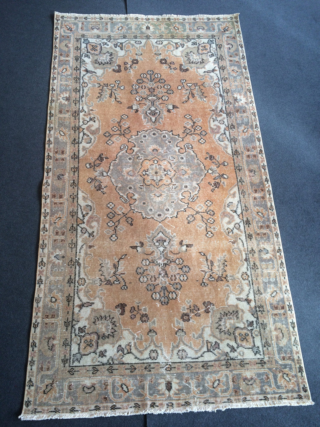 Turkish Oushak Rug Hand-Knotted pattern