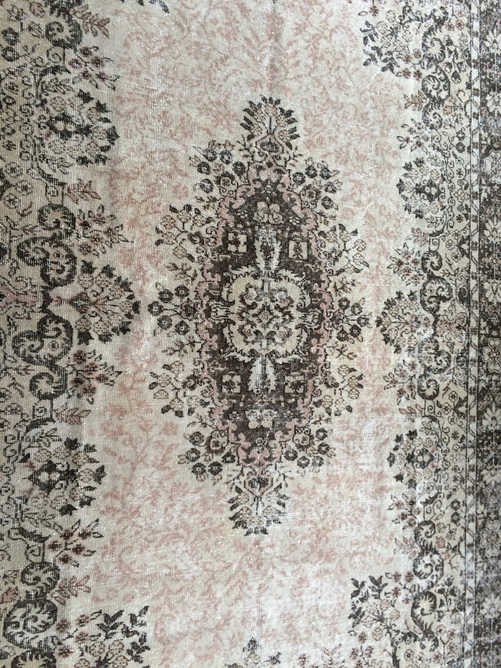 Beige Turkish Runner Rug 6' 4" x 10' Hand-Knotted detail