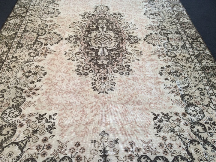 Beige Turkish Runner Rug 6' 4" x 10' Hand-Knotted texture