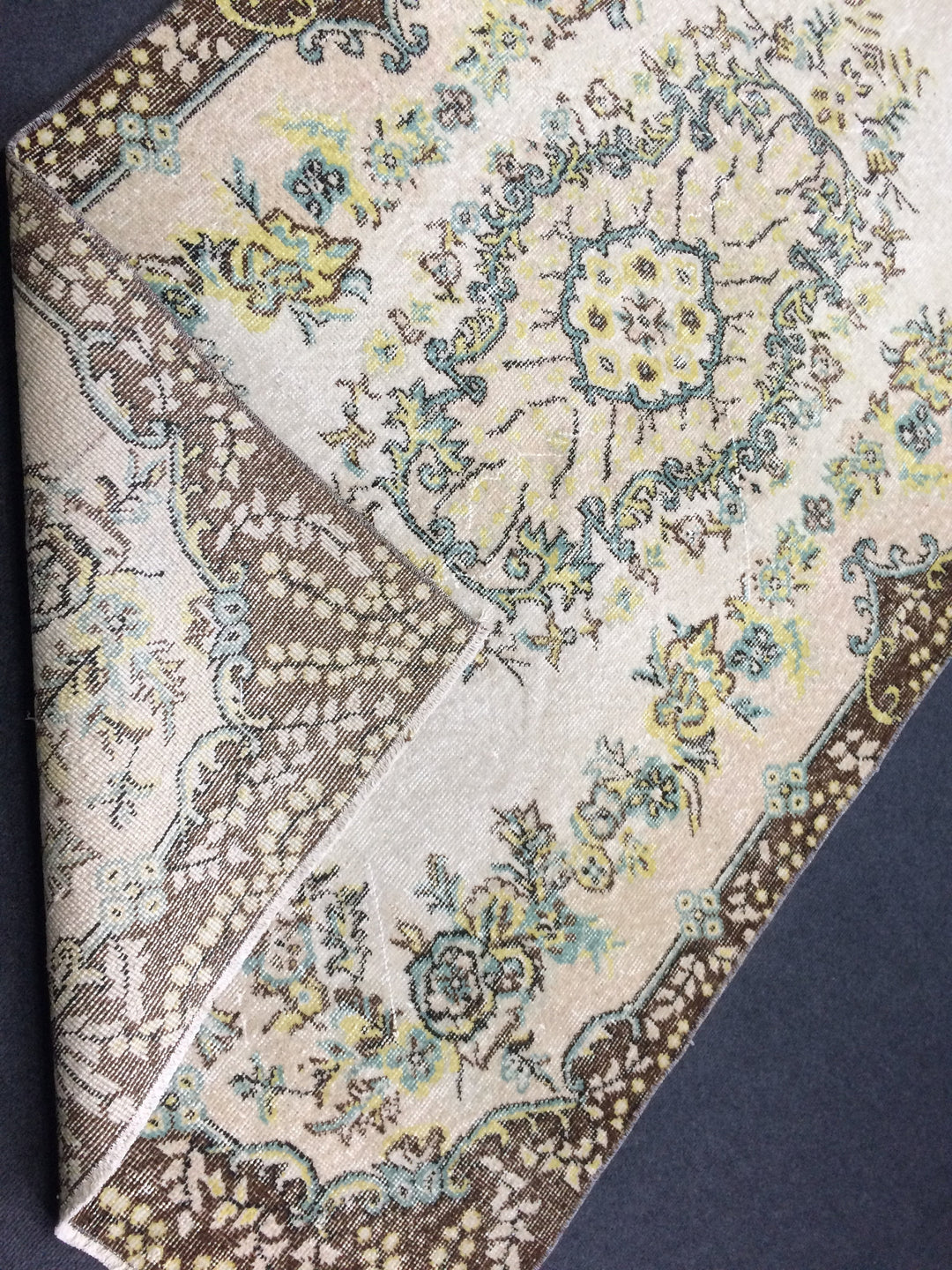Turkish Oushak Rug 8'10" x 11'10" Hand-Knotted pattern