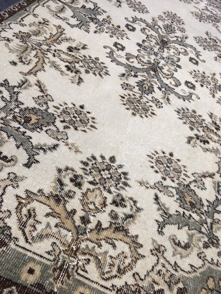 Red Turkish Oushak Runner Rug Hand-Knotted border