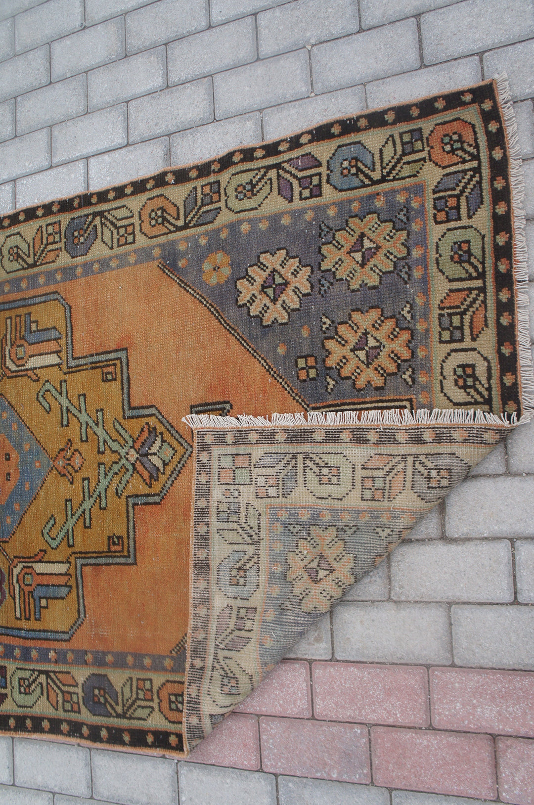 Turkish Oushak Rug 5'6" x 8'2" Hand-Knotted border