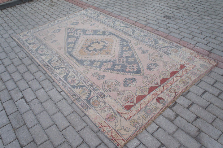 Turkish Oushak Rug 4' x 8' Hand-Knotted pattern