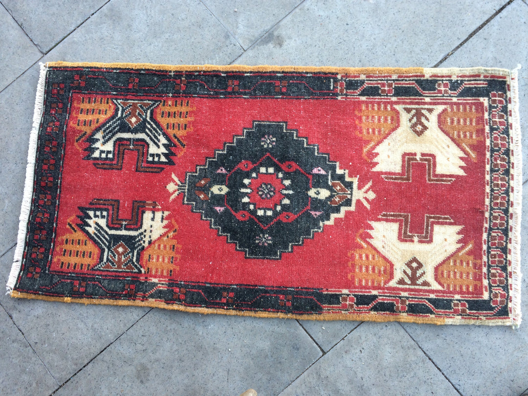 Turkish Oushak Rug Hand-Knotted field