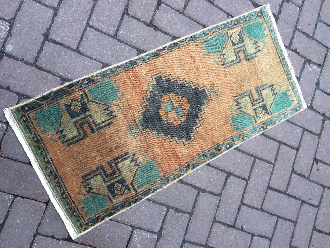 Turkish Oushak Rug 5'3" x 8'2" Hand-Knotted detail