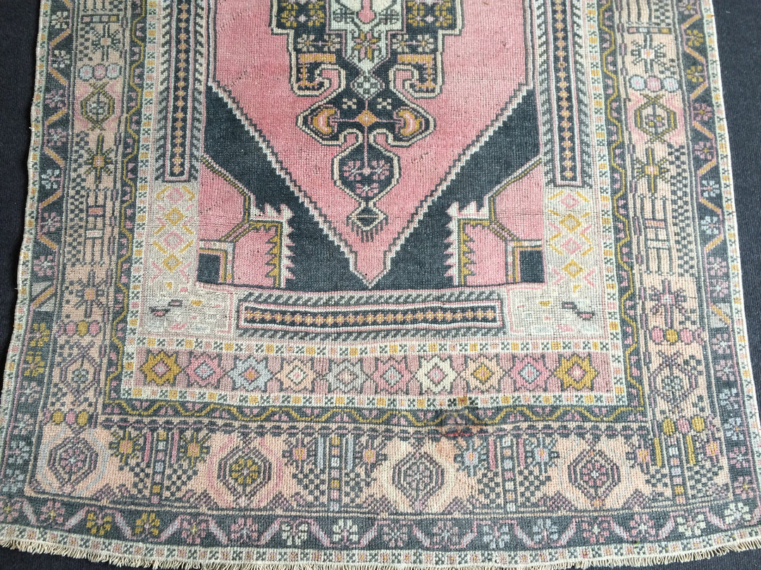 Pink Turkish Oushak Rug 4' x 6' 10" Hand-Knotted close-up