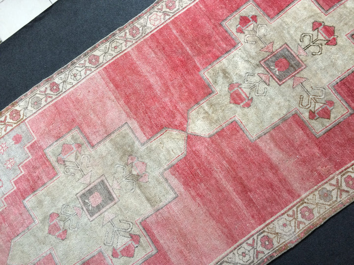 Turkish Oushak Rug 5'2" x 8'0" Hand-Knotted pattern
