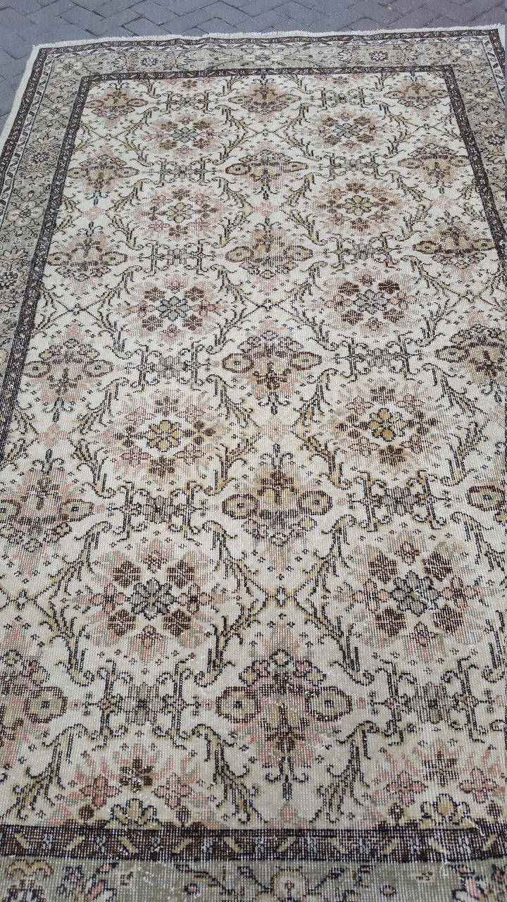Beige Turkish Runner Rug 5' 7" x 9' 7" Hand-Knotted | No. WR53137