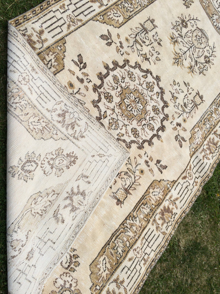 Beige Turkish Oushak Rug 5' x 9' Hand-Knotted reverse